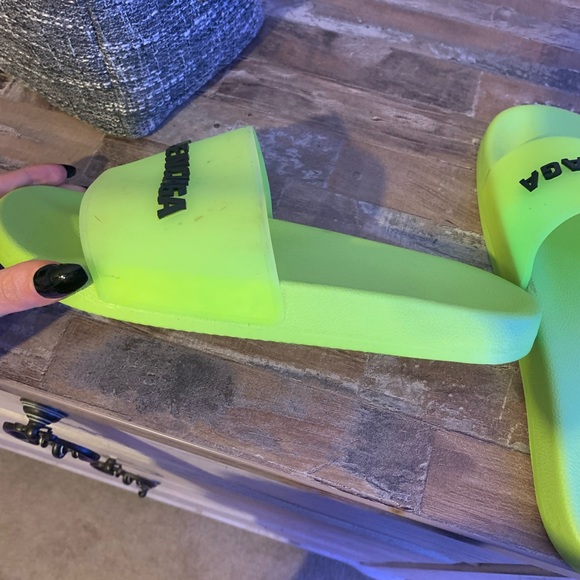 Balenciaga slides Authentic - Picture 2 of 2